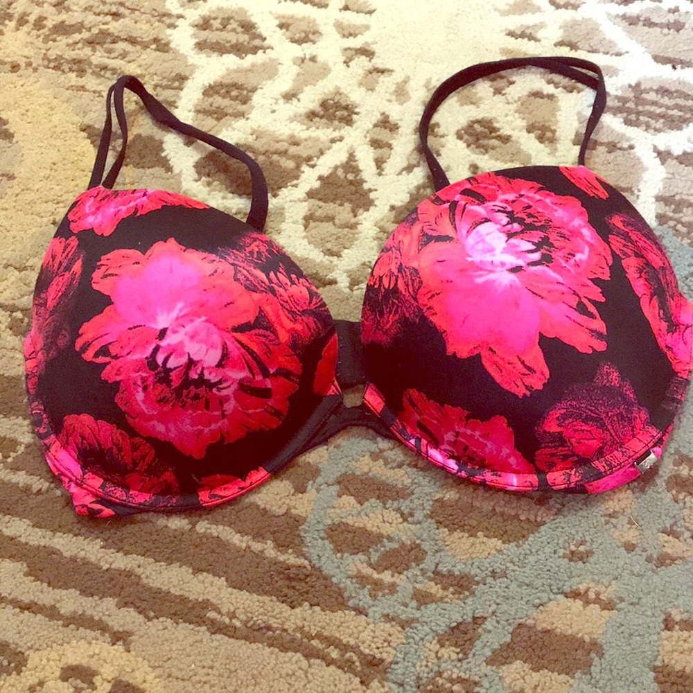 Victoria’s Secret very sexy push up 34DD